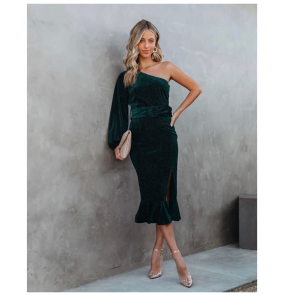 VICI One Shoulder Emerald Velvet Dress